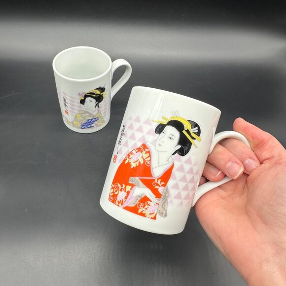 Vintage Geisha Girl Mugs Asian Style Japan Ceramic Set of 2 Red Blue Pink - Picture 8 of 9